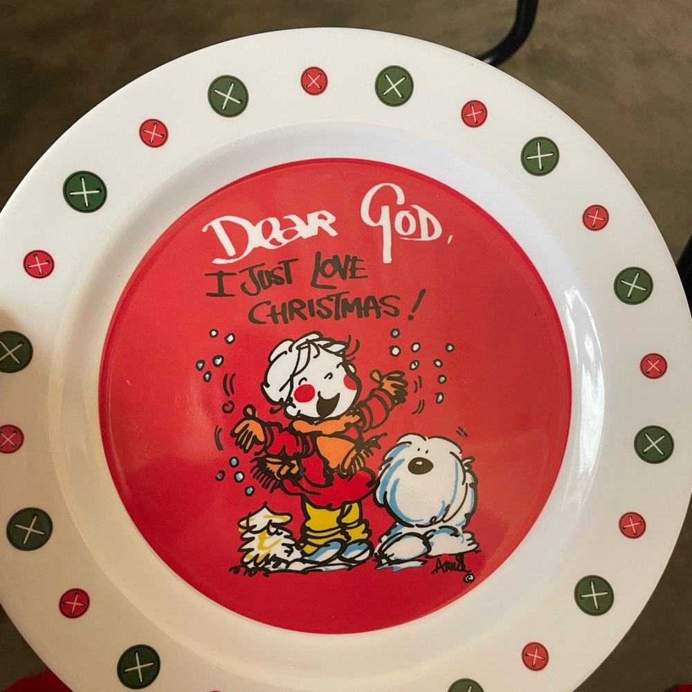 Festive Christmas Plate with Cartoon Design